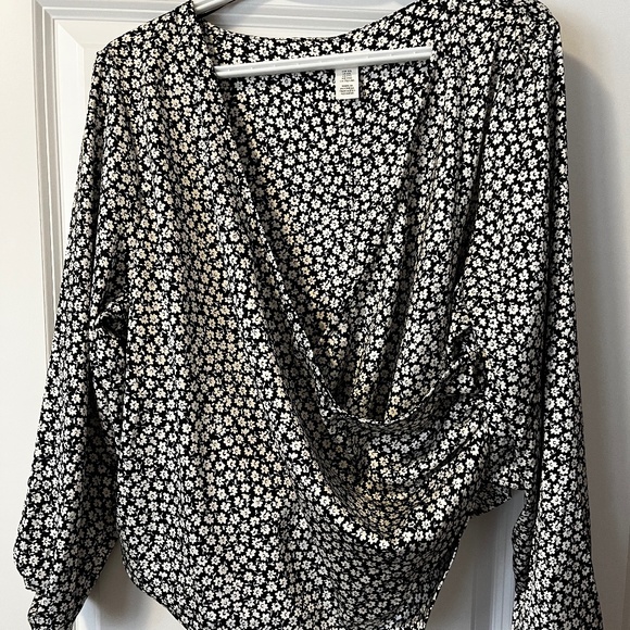 H&M Satin Wrap Blouse - Picture 3 of 3